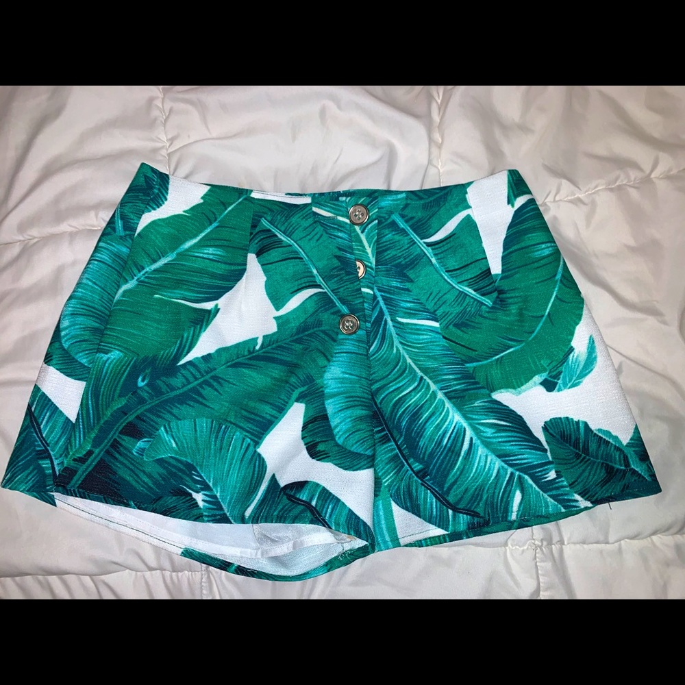 L’Atise shorts !!